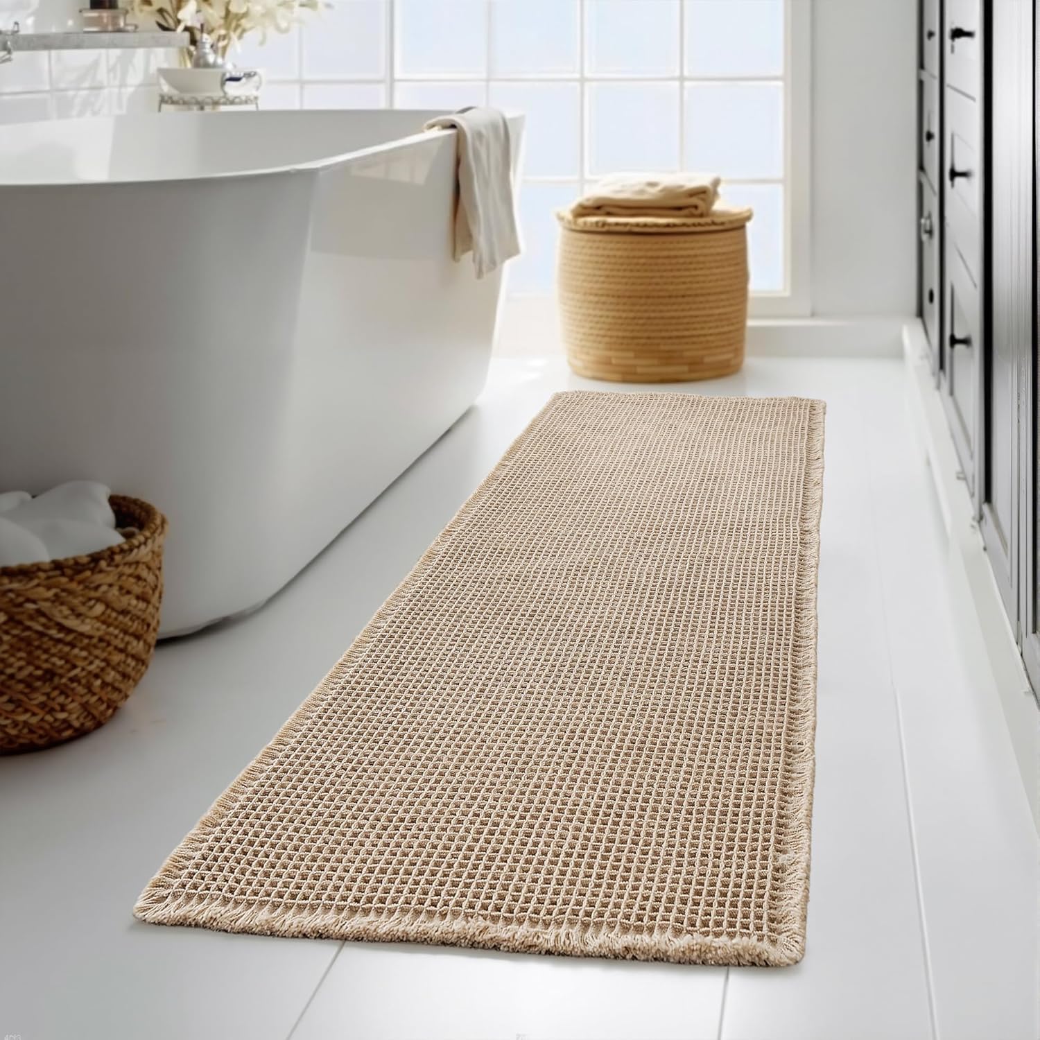 Travertine-look bathroom rug